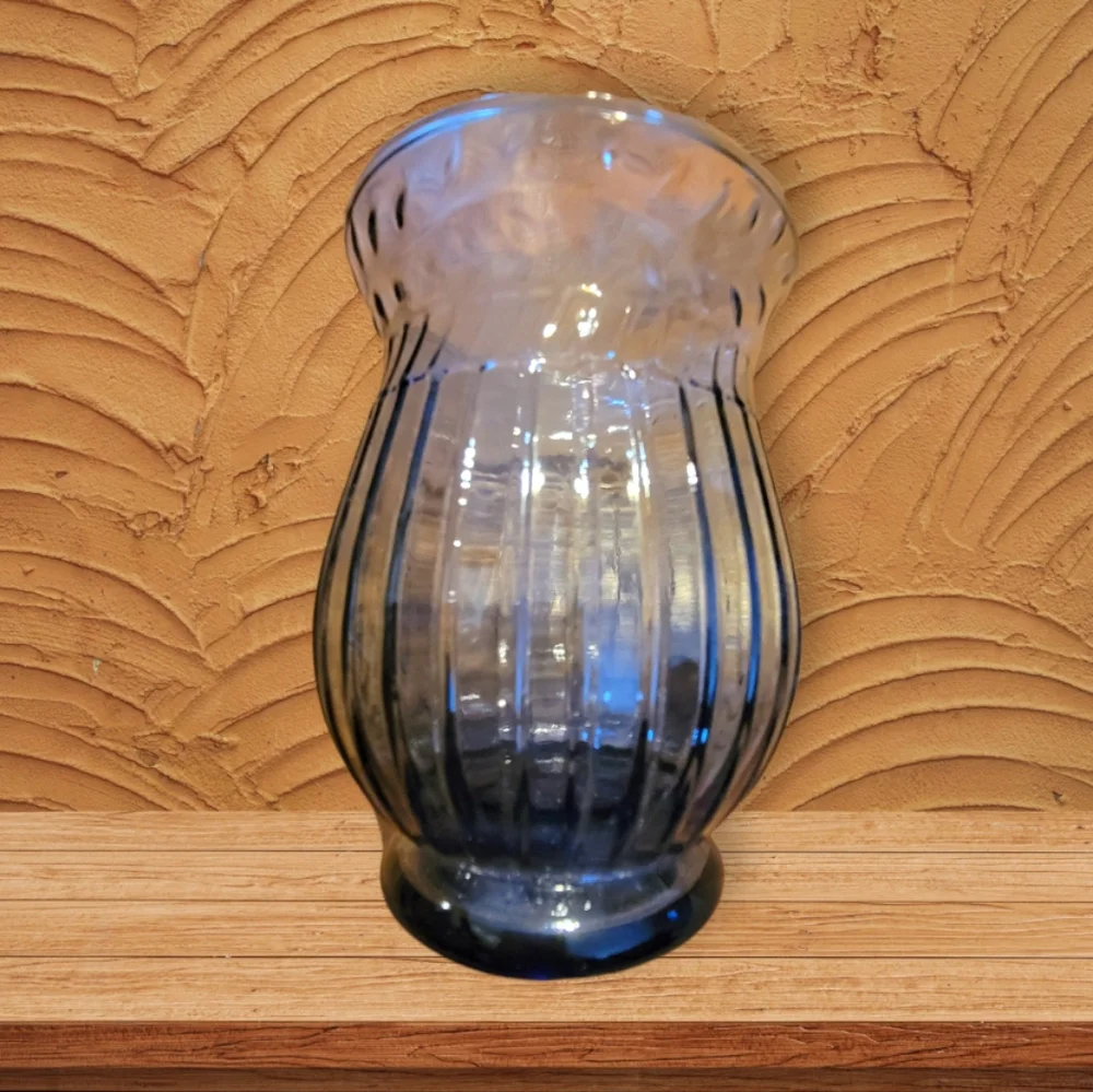 Vtg Vase Purple Blue Smoke Ribbed Vine  Rim Glass